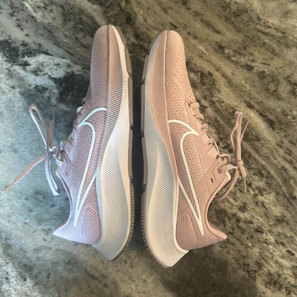 Pink Nike Air Pegasus 38 - Picture 6 of 7